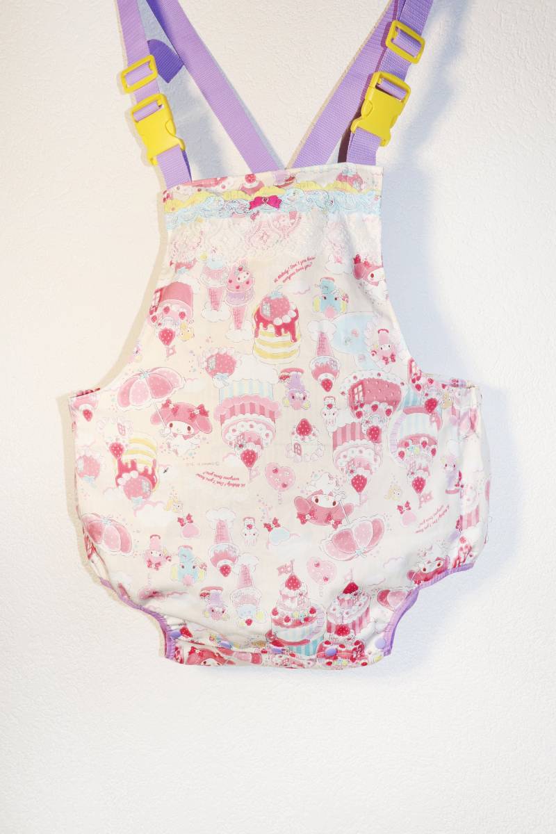 Abdl Strampler Mit Pastell Kawaii Print, Spitzenborte - Gr. M von SnapyLand