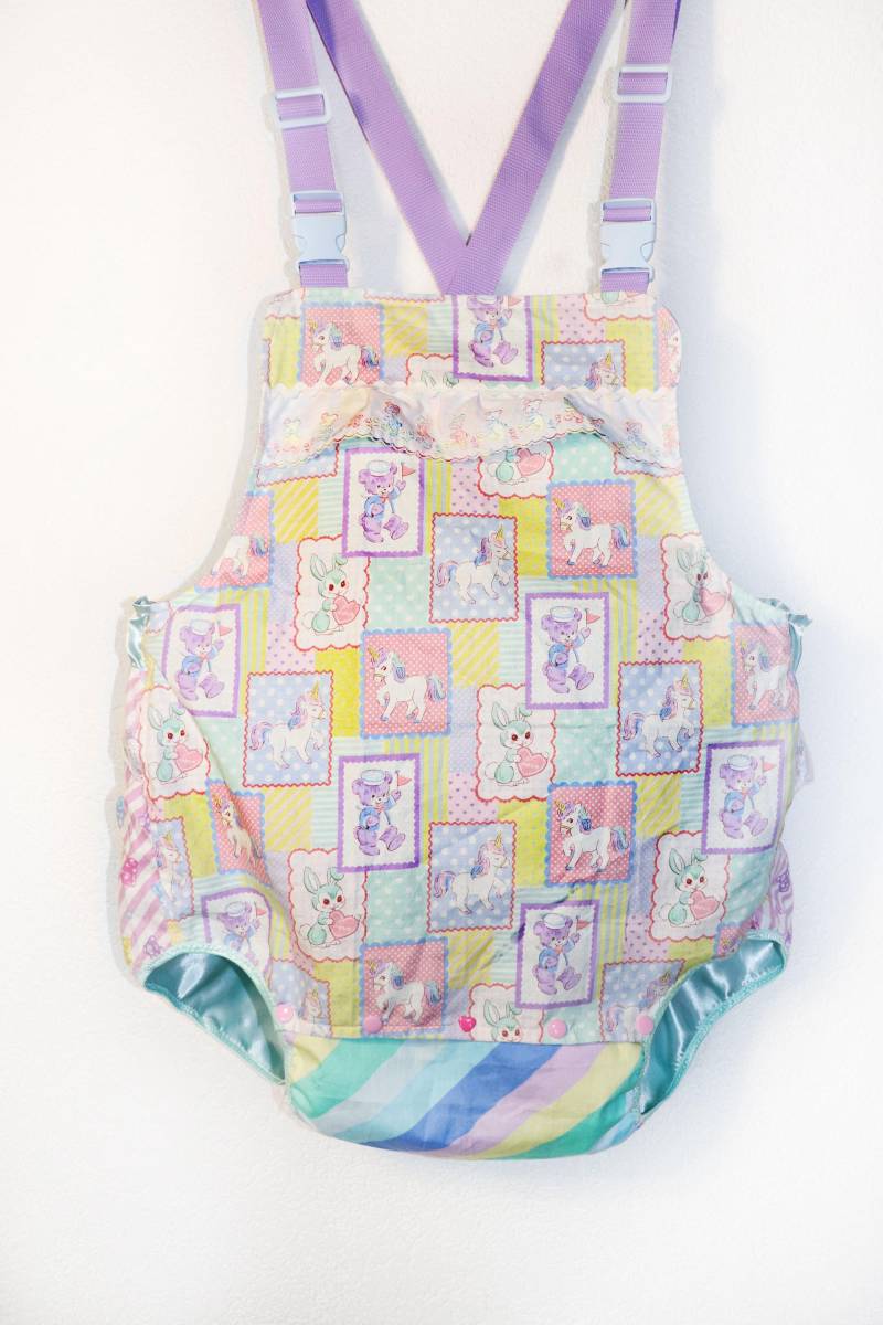 Pastel Animal Print Strampler Erwachsene Baby Druckknopf-Strampelanzug | L/xl von SnapyLand