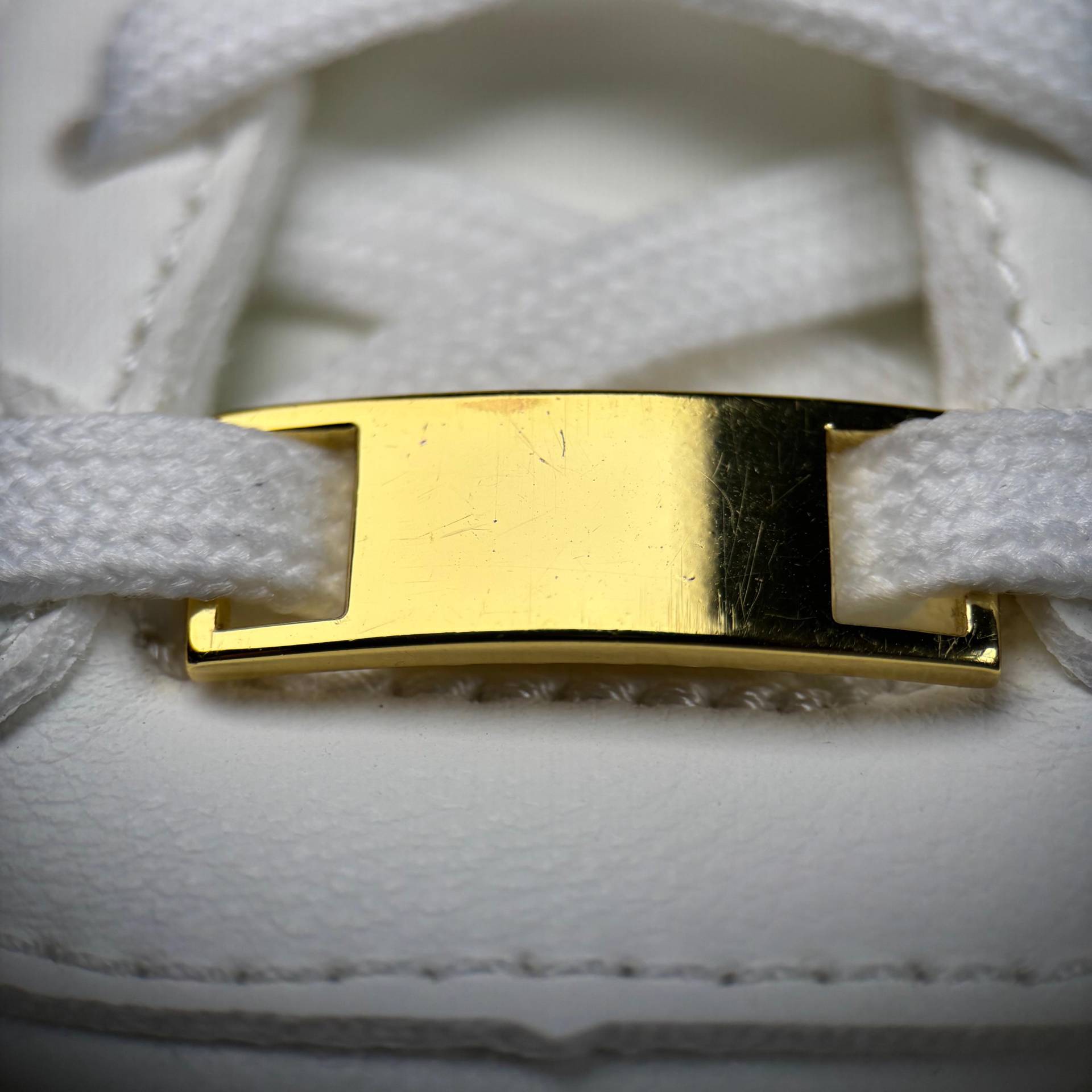 Goldene Sneaker-Schuhanhänger - Luxus-Metall Lace Tags Für Sneaker, 2Er-Set von Sneakeez