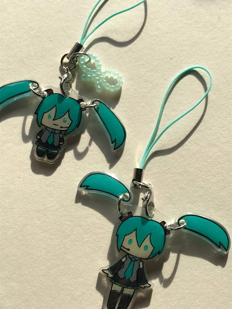 Hatsune Miku Anhänger Mit Beweglichen Zöpfen ~ Shrinkydink Handyanhänger/Autodekor von Snotshop