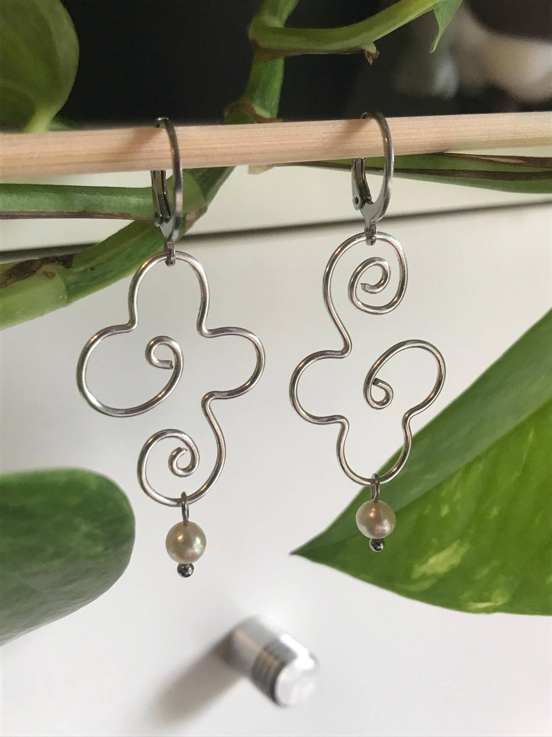 Swirly Ohrringe - Leicht Und Verschiedene Stile Verfügbar von Snotshop