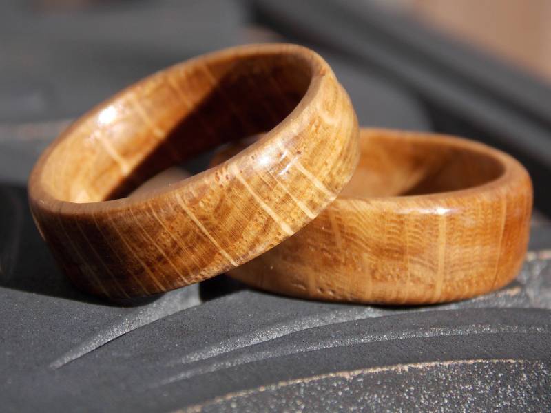 Handgemachter Weißeichen-Holzring Natürliches Band, Sondermaß-Breite von SnowDaysInn