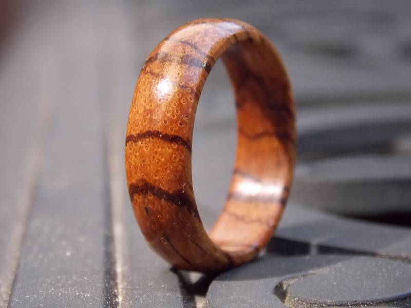 Zebra Holz Ring Holzband in Sondergröße, Wasserfeste Oberfläche von SnowDaysInn