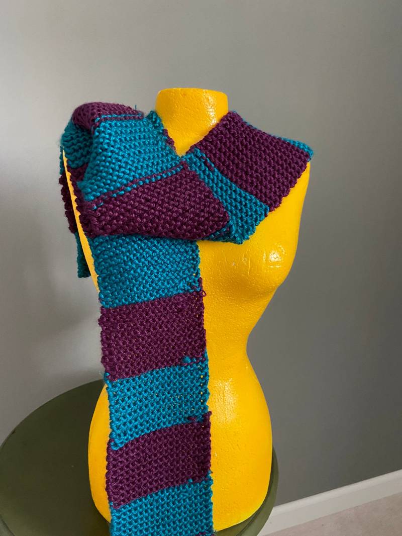 Blau/Lila Streifenschal von SnowbeltComforts