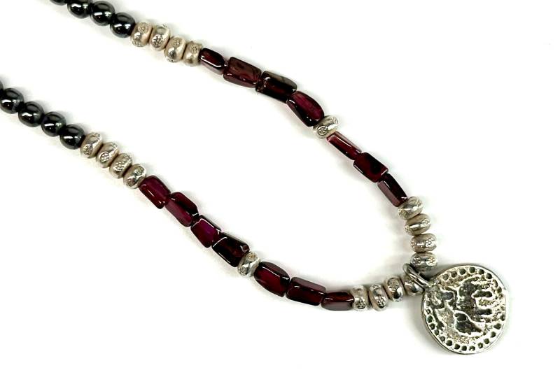 Halskette Aus Granat, Hämatit Und Thai Silber Mit Wechselanhänger von SnowlilyStudios