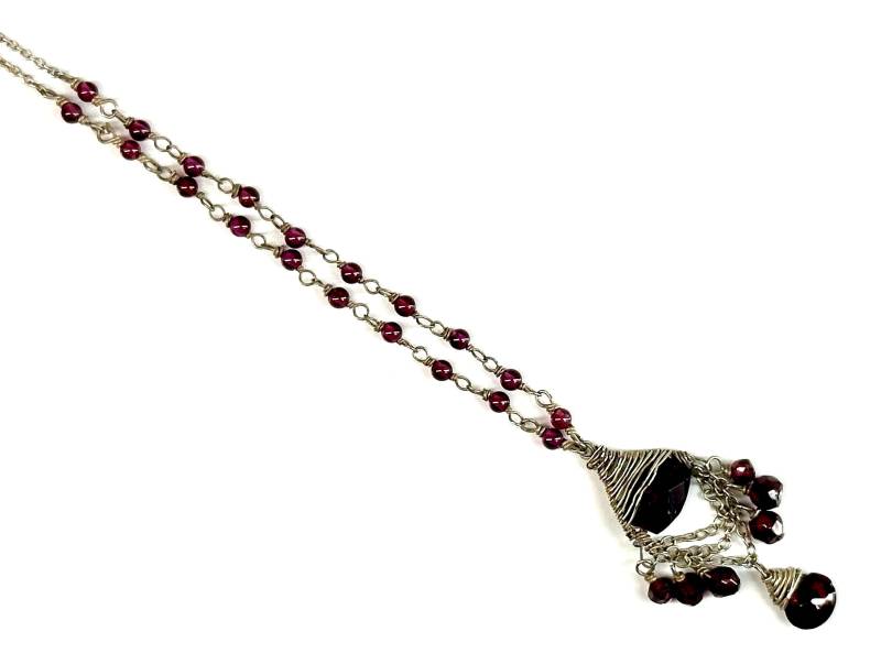 Halskette - Facettierter Granat in Sterling Silber Wire Wrap von SnowlilyStudios