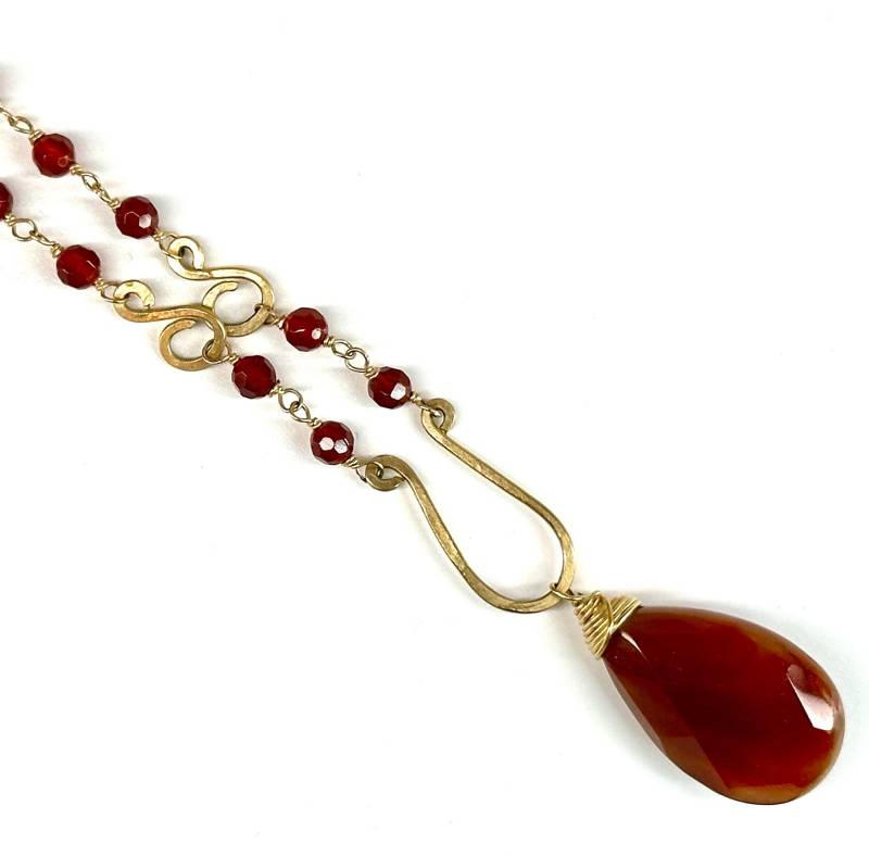 Halskette - Gold Fill Mit Facettierten Karneol Tropfen Und Perlen von SnowlilyStudios