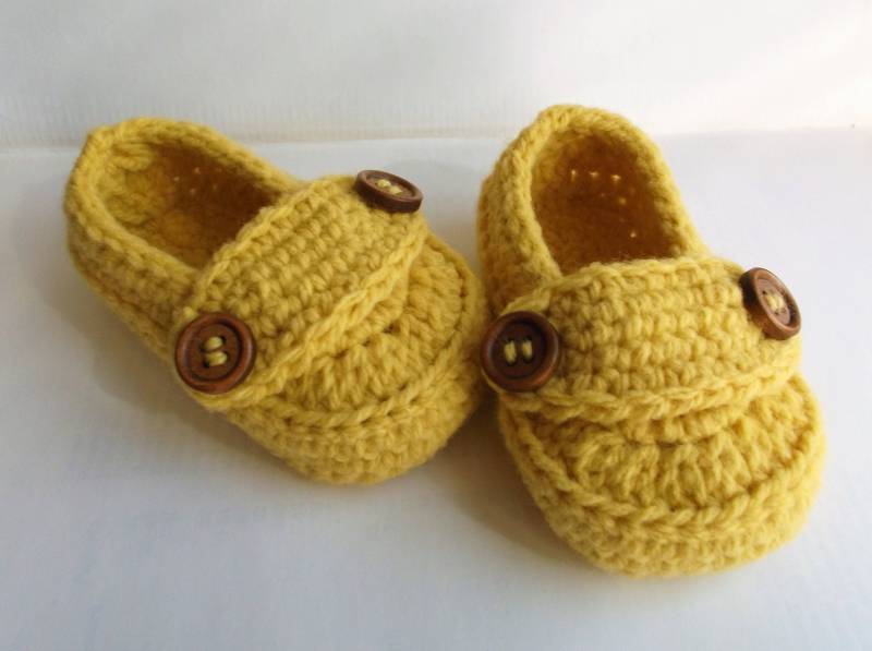 Senfgelbe Gehäkelte Baby Loafers Gender Neutral Booties | 0-12 Monate von SnowyIdris
