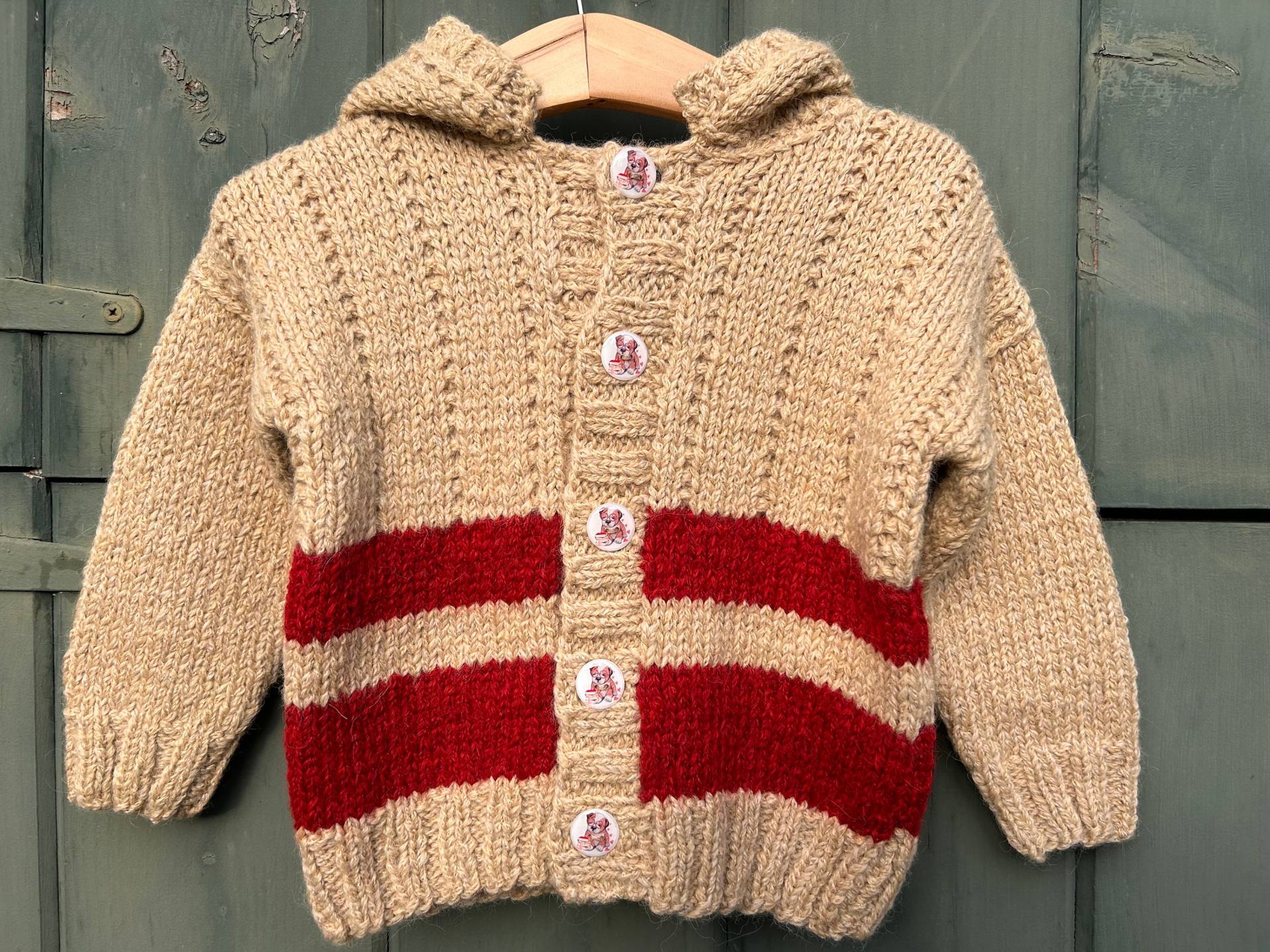 Handgestrickter Baby-Alpaka Jungen Pulli Braun Und Rot Gestreift, Bulldogge Knöpfe, 12-18 Monate von SnugBugSweaters