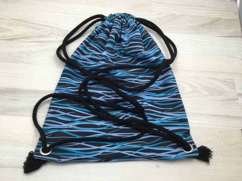 Turnbeutel Rucksack Für Kinder Oder Erwachsene Linien Blau Türkis von SnuggelsShop