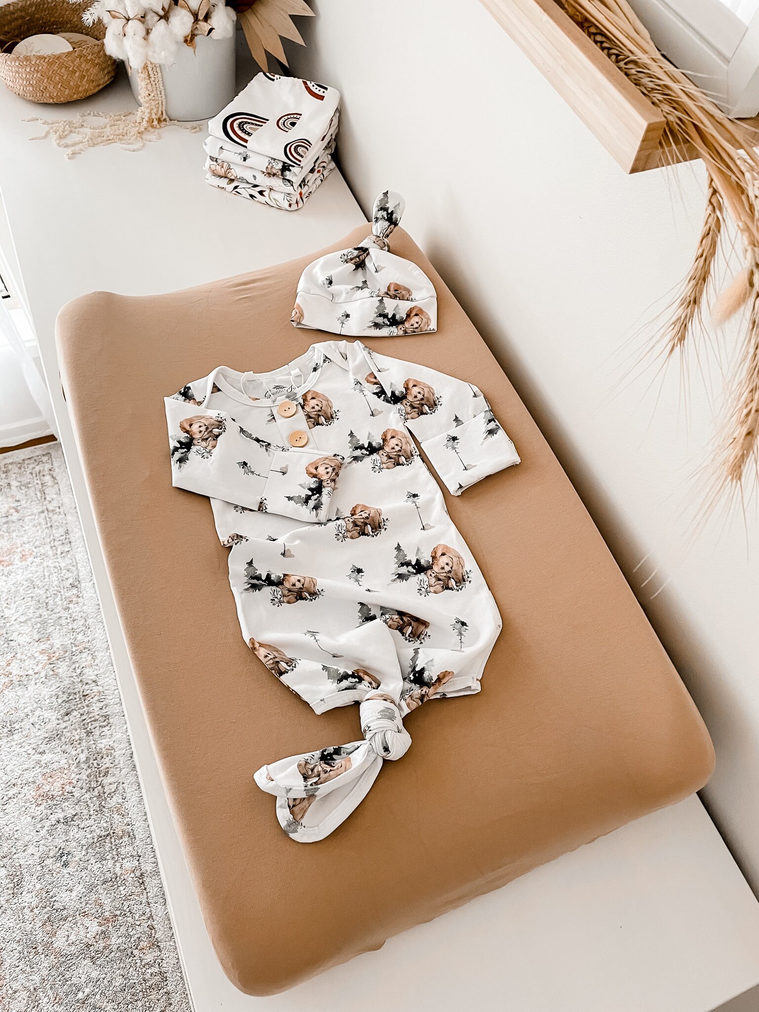 Neugeborenes Geknotetes Kleid | Knoten-Kleid Babymitteilung Fotos Grizzlybär Und Mütze Set Baby Nach Hause Kommen Decke Erhalten von SnugglyJacks