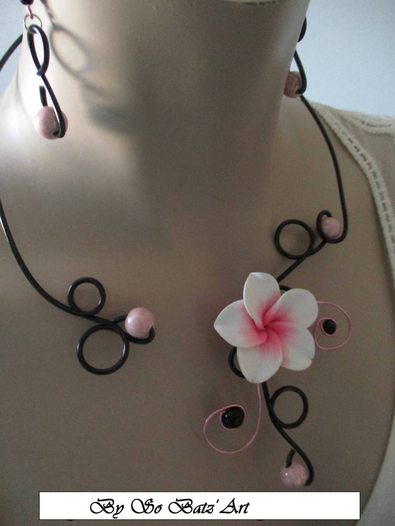 Halskette + Bo "Bleuniou Kignez" Blume Und Perlen Halskette + Bo "Bleuniou Kignez" Blume Und Perlen von SoBatzArt