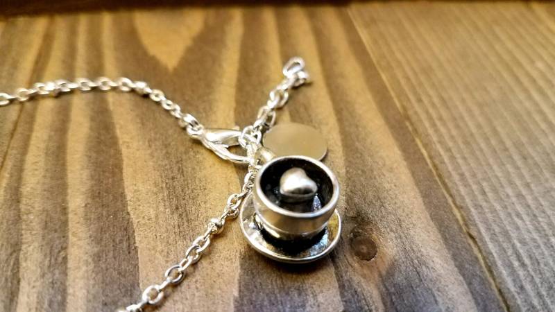 Silber Latte Kaffee Charm Armband von SoCalKatieCreations