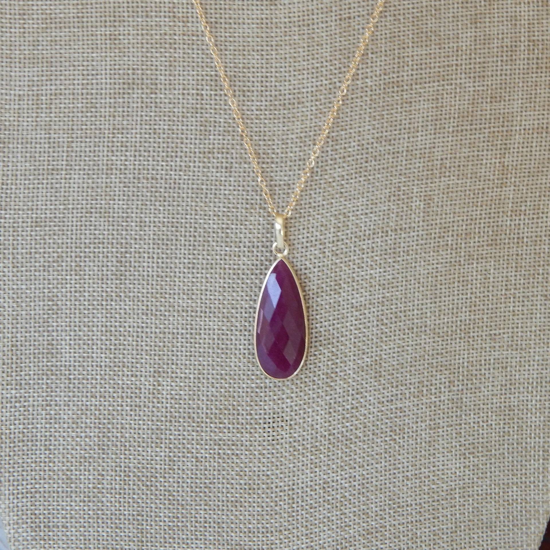 Bezellte Rotquarz Anhänger Halskette, 14Kt Vergoldet Kabelkette, Layering Boho Halskette Bezellte Rotquarz Anhänger Halskette, 14Kt Vergoldet Kabelkette, Layering Boho Halskette von SoCalLux