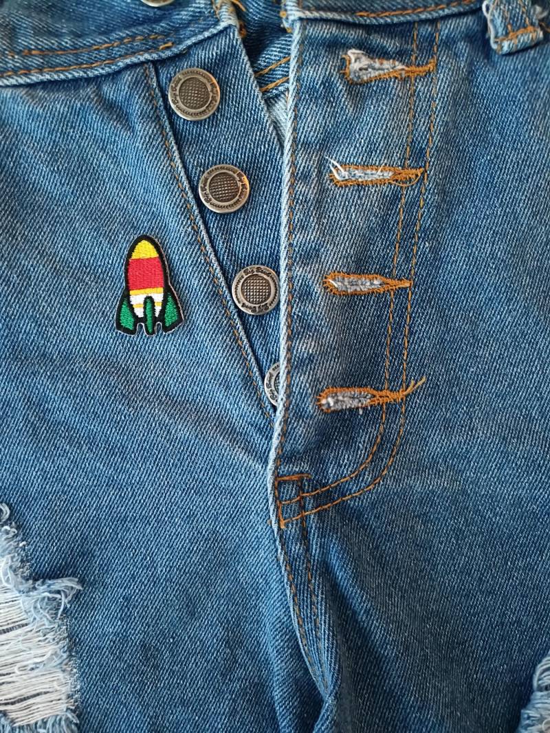 Mini Süßer Rakete Aufnäher - Tier Bügelbilder Für Jacken, Jeans, Mützen Größe 2, 3 cm | B X 3, 5 | H Mini Süßer Rakete Aufnäher - Tier Bügelbilder Für Jacken, Jeans, Mützen Größe 2, 3 cm | B X 3, 5 | H von SoCutePatches