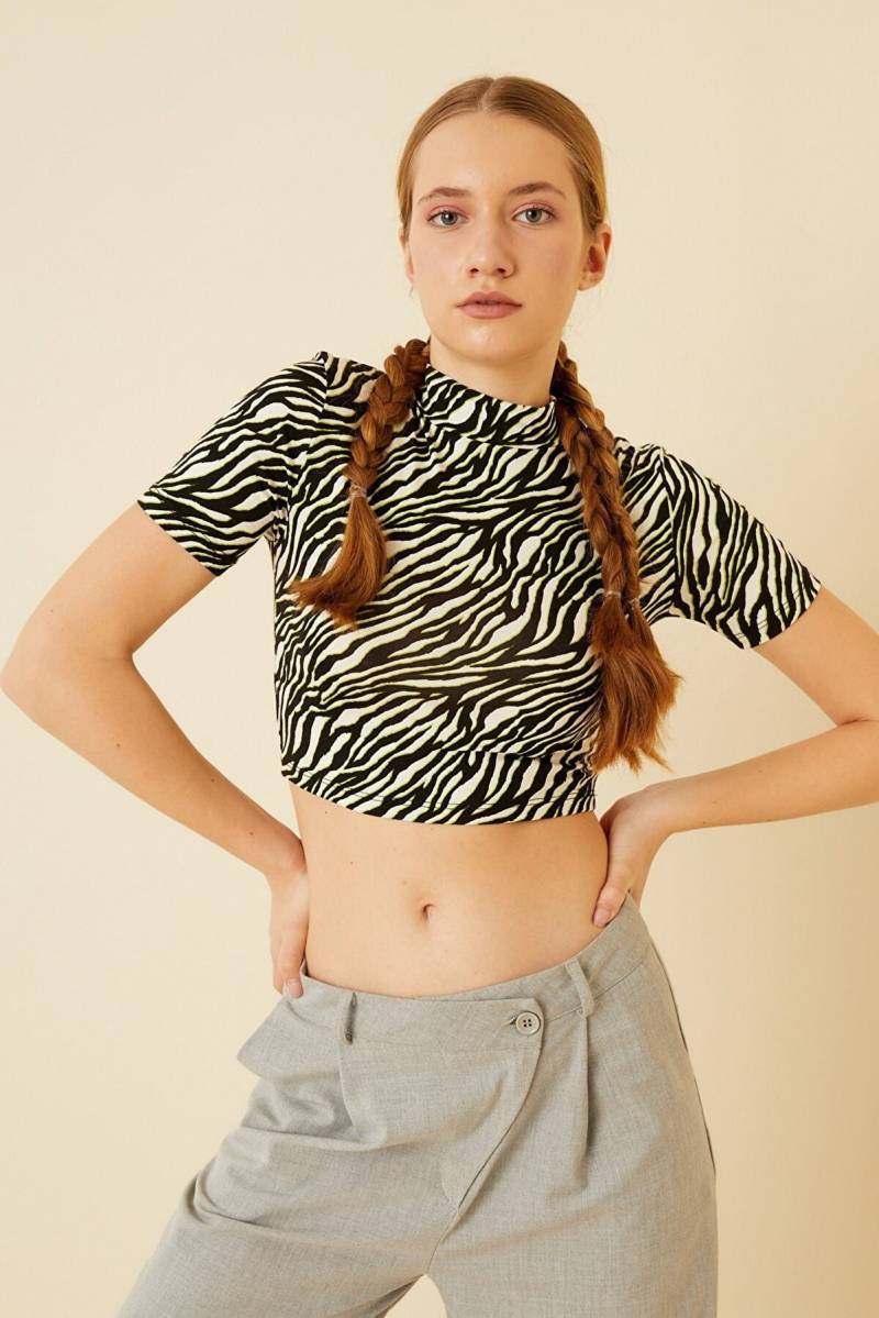 Crop Top Mit Zebra-Designdruck, Schwarzweißes Grünem Effekt, Halbrollkragenoberteil, Kurzarm Zebra-Bluse, Baumwollzebra-Oberteil von SoHoChiic