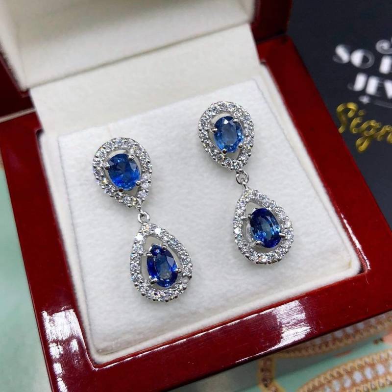 Atemberaubende 4.10Tcw Baumeln Ceylon-Saphire & Vs Diamanten in 18K Weißgold Handgefertigte Ohrringe Natur Kronleuchter Hochzeit Kornblume von SoPerfectJewelry