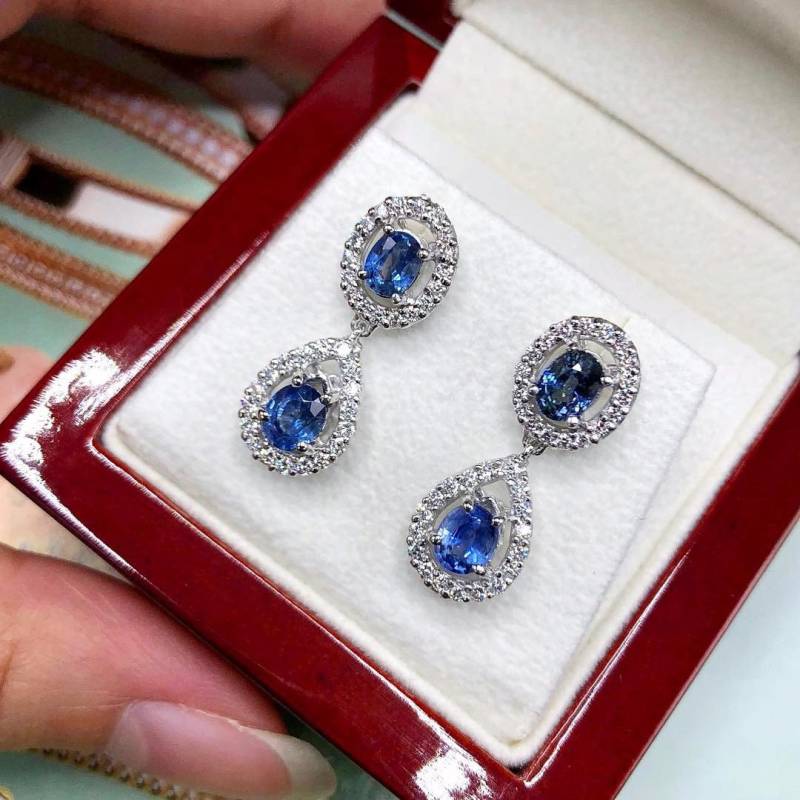 Atemberaubende 4.36Tcw Ceylon Blau Saphir & Vs Diamanten in 750Er Weißgold 750 Handgemachte Ohrringe Natürlichen Kronleuchter Hochzeit Kornblume von SoPerfectJewelry