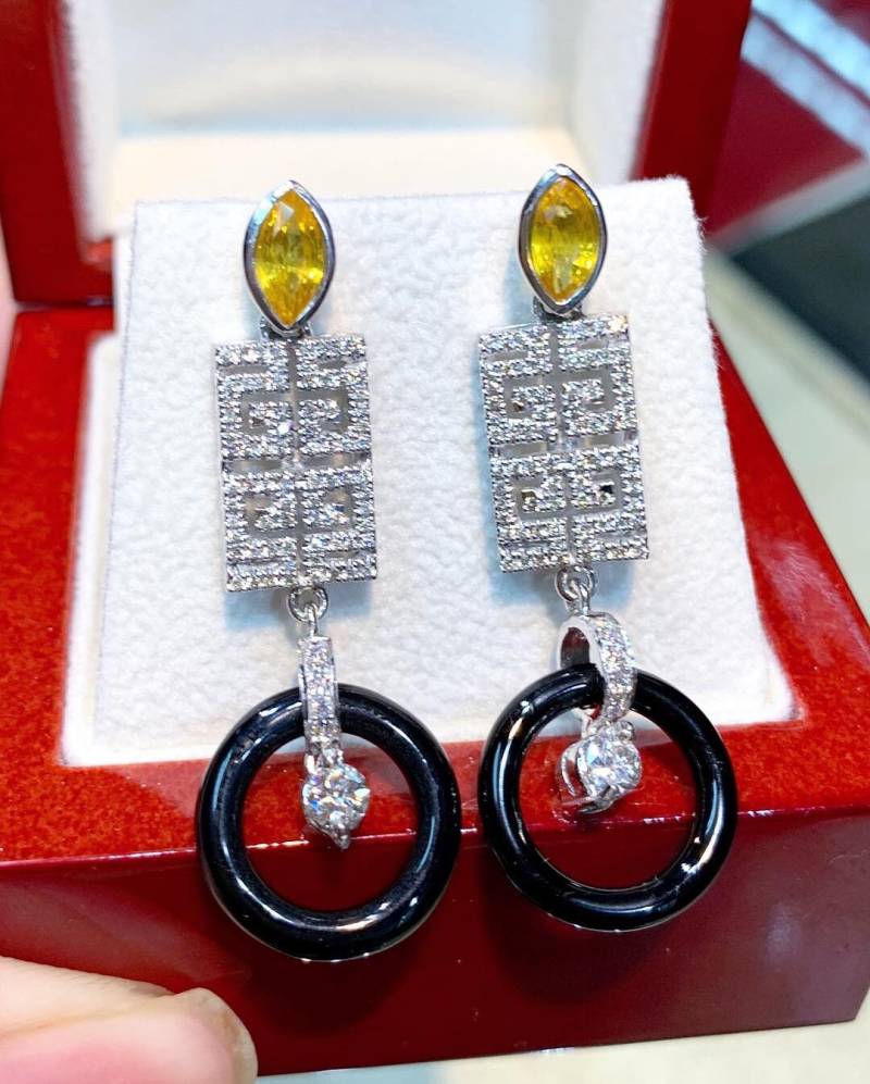 Einzigartige 2.12Tcw Onyx Diamant Handmade Braut Baumeln Tropfen Kronleuchter Partei Cocktail Hochzeit Schwarz Weiß Gold Ohrringe Gelb Saphir von SoPerfectJewelry