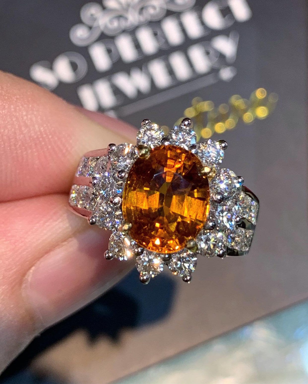Sparkling 7.09Tcw Orange Saphir & Diamanten in 18K Massivem Weißgold Handgemachte Ring Ceylon Thai Zertifiziert Engagement Moderne Natürliche von SoPerfectJewelry