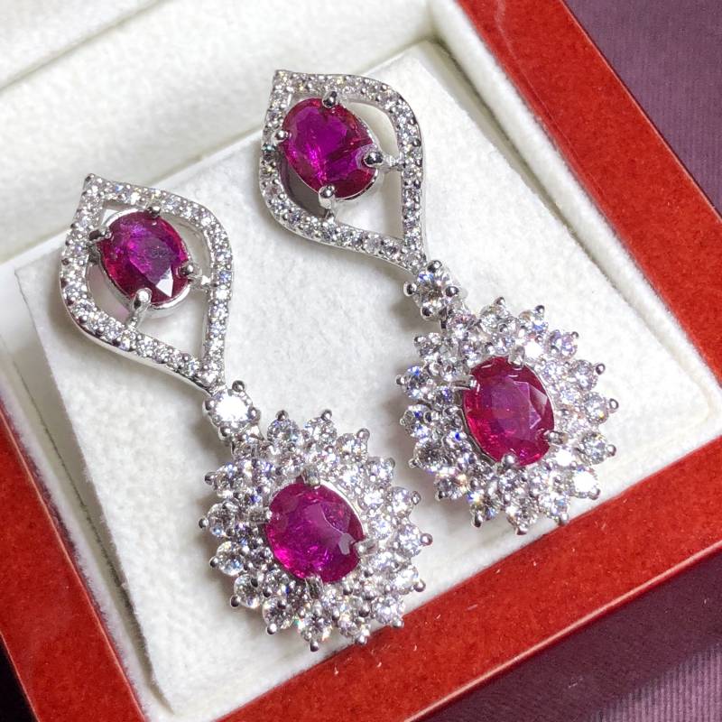 Unbeheizt 7.37Tcw Ruby & Diamanten in 18K Weissgold Ohrhänger Kronleuchter Natürliche Burma Unbehandelt No-Hitze Taubenblutrot Mosambik von SoPerfectJewelry