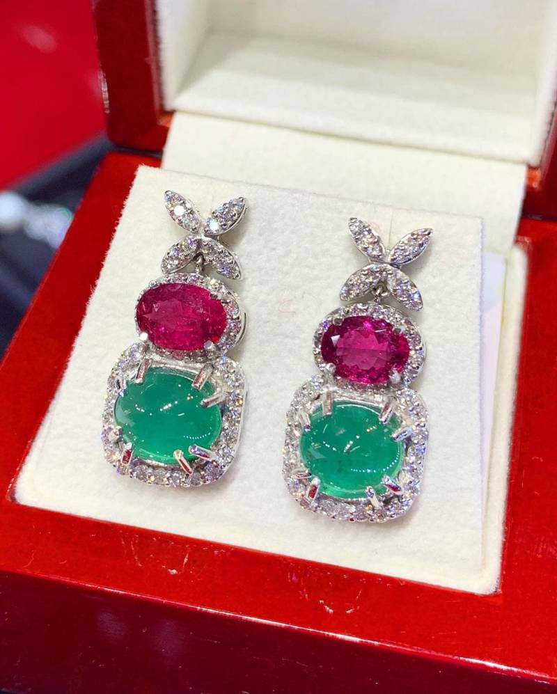 stunning 9.27Tcw Smaragd Rubelitte Turmalin Vs Diamant 18K Massives Weiß Gold Ohrringe Baumeln Natürliche Sambia Geschenk Hochzeit Cabochon von SoPerfectJewelry