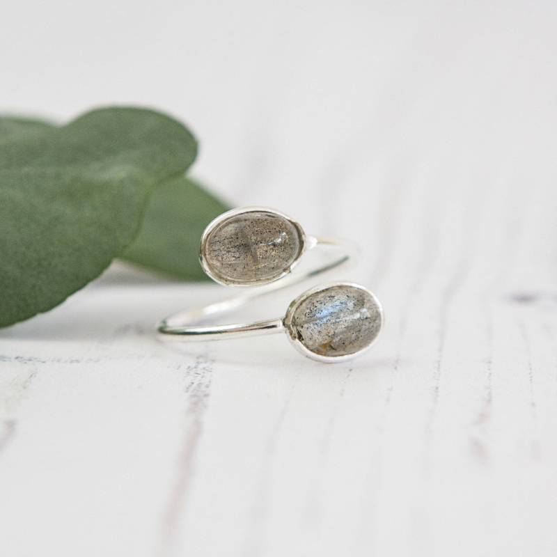 Offener Verstellbarer Sterling Silber Ring Mit Zwei Labradorite Edelsteinen - Handgemachter Offener Verstellbarer Sterling Silber Ring Mit Zwei Labradorite Edelsteinen - Handgemachter von SoSilverUK