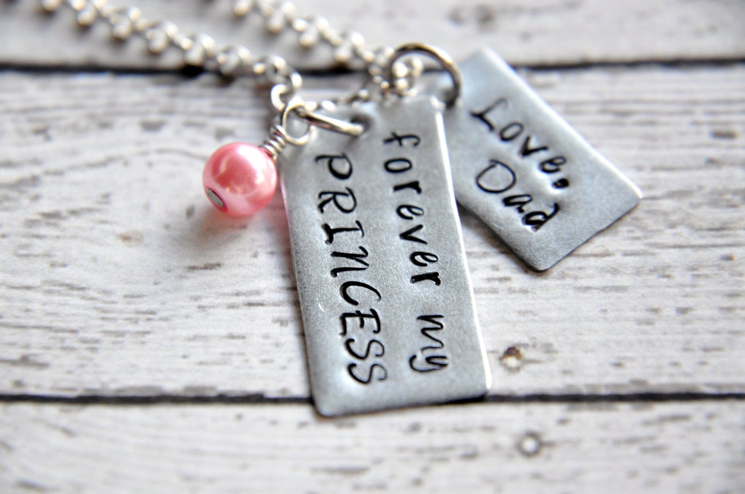 Handgestempelte Prinzessin Halskette Vater Tochter Geschenk Mit Rosa Perle Handgestempelte Prinzessin Halskette Vater Tochter Geschenk Mit Rosa Perle von SoSimplyQuaint