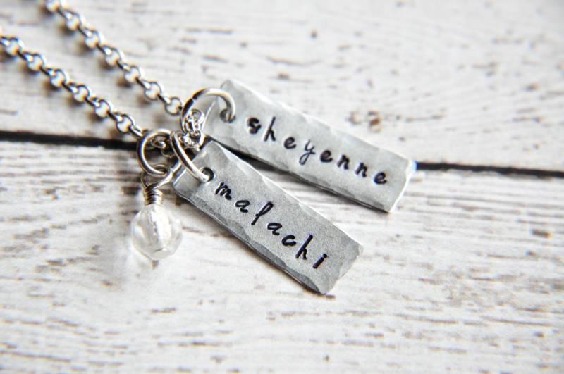 Personalisierte Name Halskette Hand Gestempelt Stahl Tag, Antike Silberkette Personalisierte Name Halskette Hand Gestempelt Stahl Tag, Antike Silberkette von SoSimplyQuaint