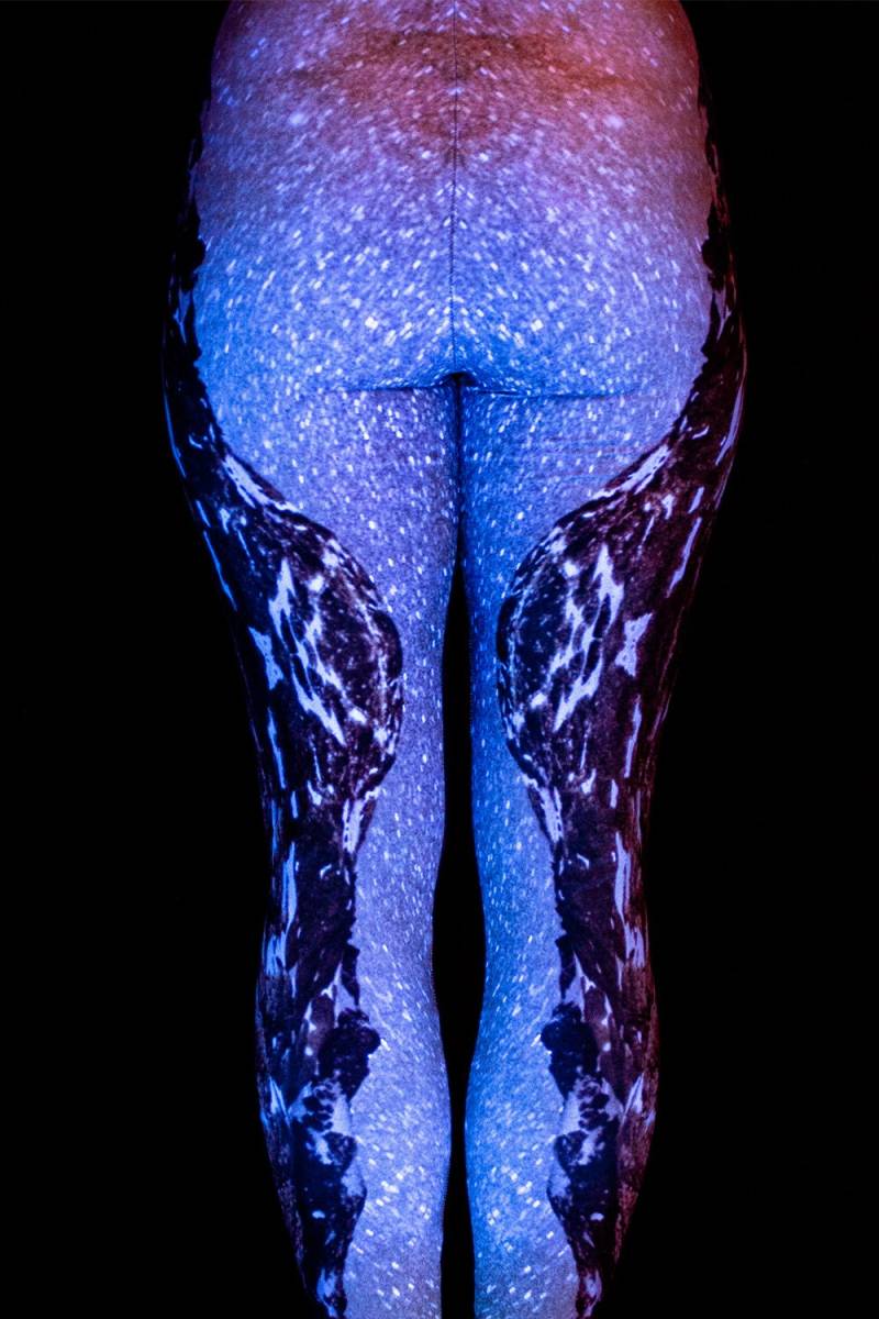 Berg & Polarlichter Leggings | Schwarzlicht Reaktive von SoTightApparel