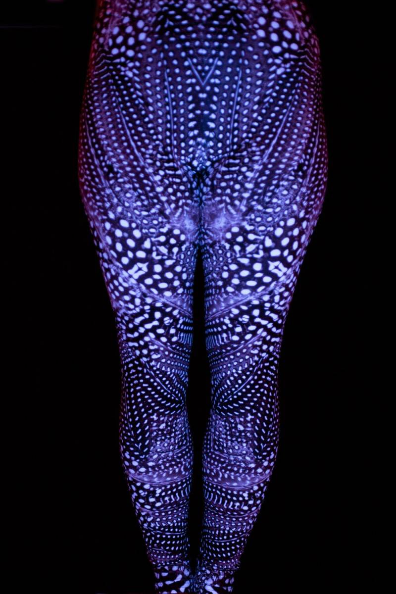 Geflügel Auf Die Pirsch-Leggings | Schwarzlicht Reaktive von SoTightApparel