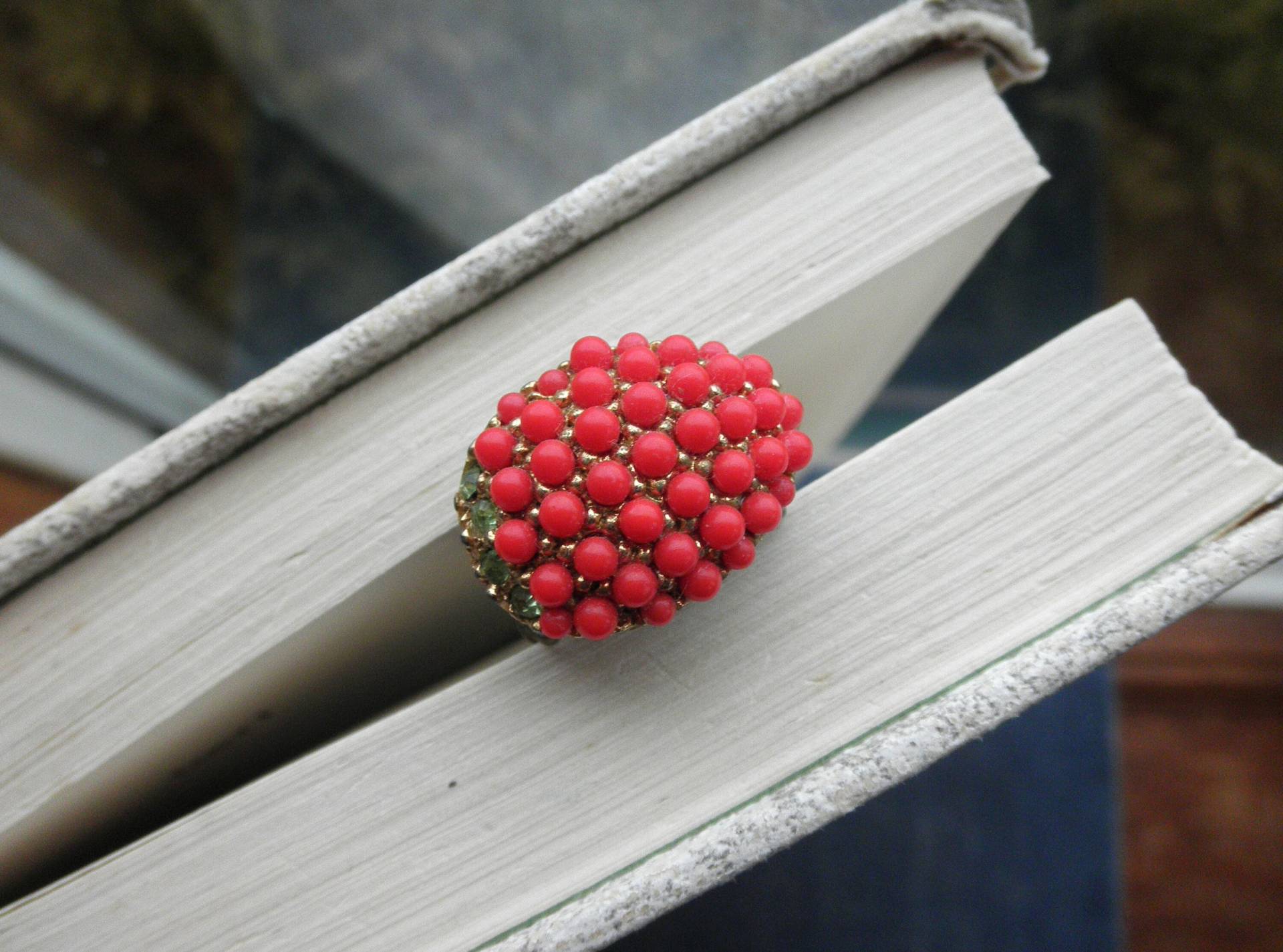 Vintage Orange Punkte & Filigraner Statement Ring - Mid Century Ära Ohrclips Upcycled Cocktail Polka Dot/Schmuck Eco Geschenk von SoVeryCharming