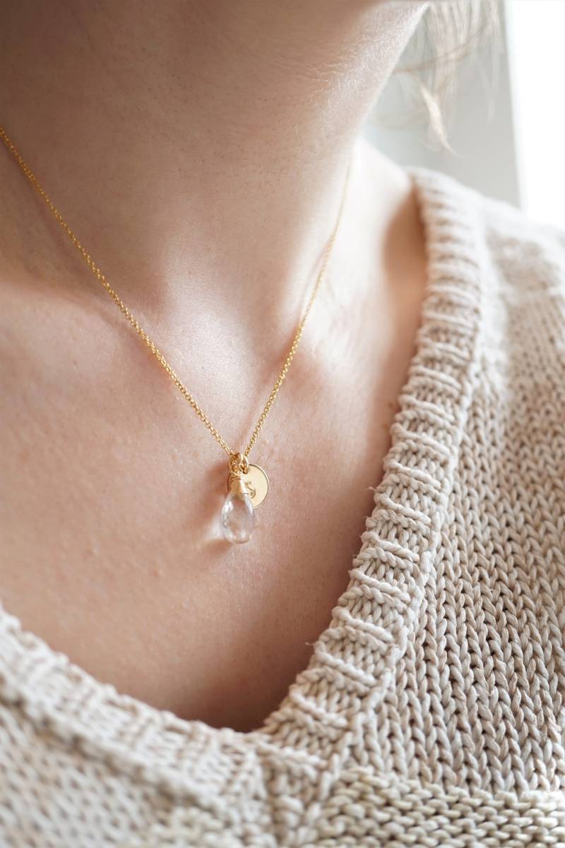 Bergkristall-Halskette April Geburtsstein, Sterlingsilber, Personalisiert Bergkristall-Halskette April Geburtsstein, Sterlingsilber, Personalisiert von SoYouJewellery