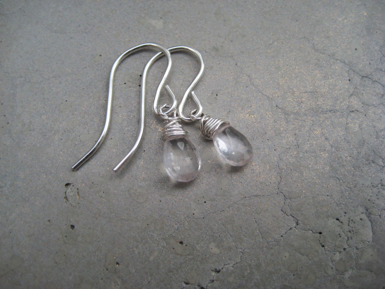 Draht Gewickelt Rosenquarz Ohrringe Sterling Silber Schmuck Draht Gewickelt Rosenquarz Ohrringe Sterling Silber Schmuck von SoYouJewellery