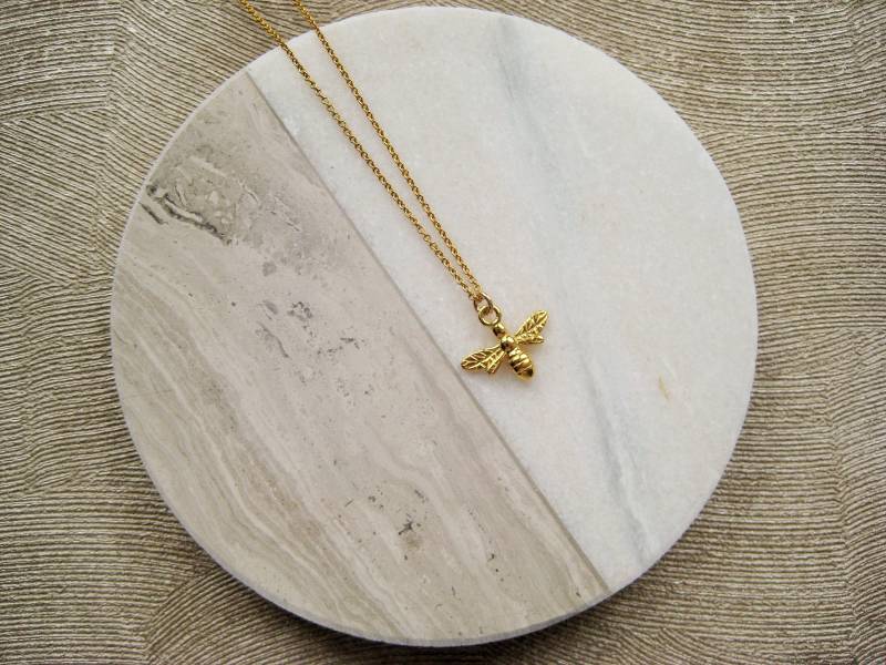 Gold Bee Halskette Zarter 24K Vermeil Anhänger, 14K Fill Kette Gold Bee Halskette Zarter 24K Vermeil Anhänger, 14K Fill Kette von SoYouJewellery