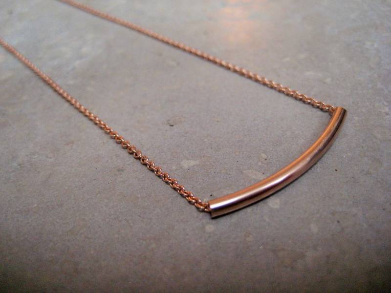 Rosegold Filled Curved Tube Halskette Minimalist Bar Anhänger Rosegold Filled Curved Tube Halskette Minimalist Bar Anhänger von SoYouJewellery