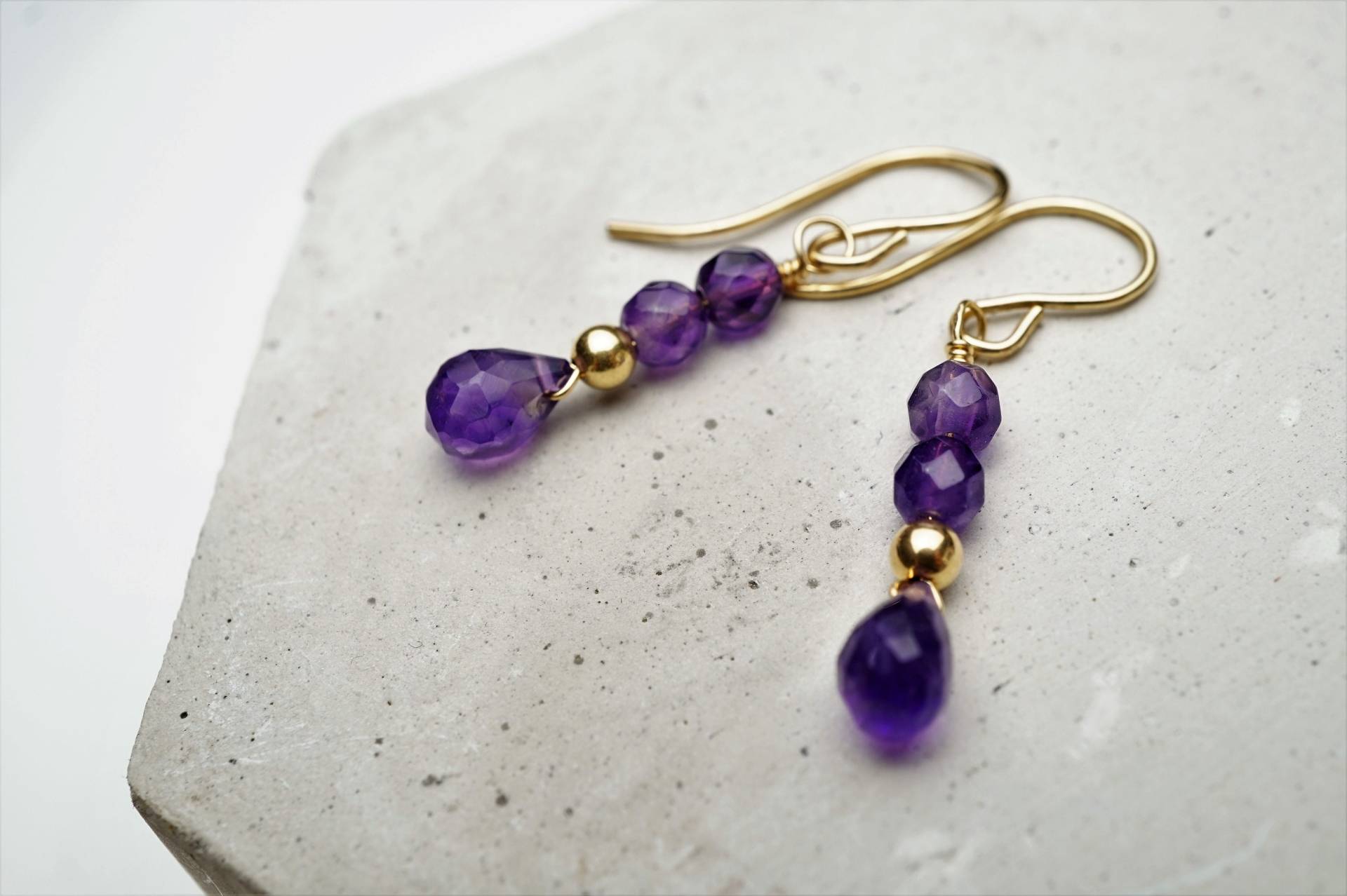Zarte Amethyst-Edelstein-Ohrringe 925 Silber, Gold, Roségold Zarte Amethyst-Edelstein-Ohrringe 925 Silber, Gold, Roségold von SoYouJewellery