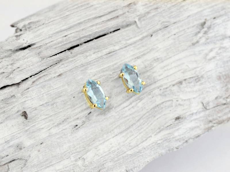 Gold Blau Topas Ohrstecker, Gold Ohrstecker, 14K Ohrstecker von SoamiJewelry