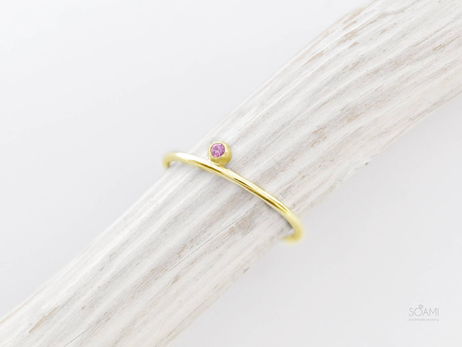 Zarter Rosafarbener Saphirring Aus 14-Karätigem Gold, Stapelbarer Goldring, Saphirgoldring, Goldfarbener Mit Versprechen von SoamiJewelry