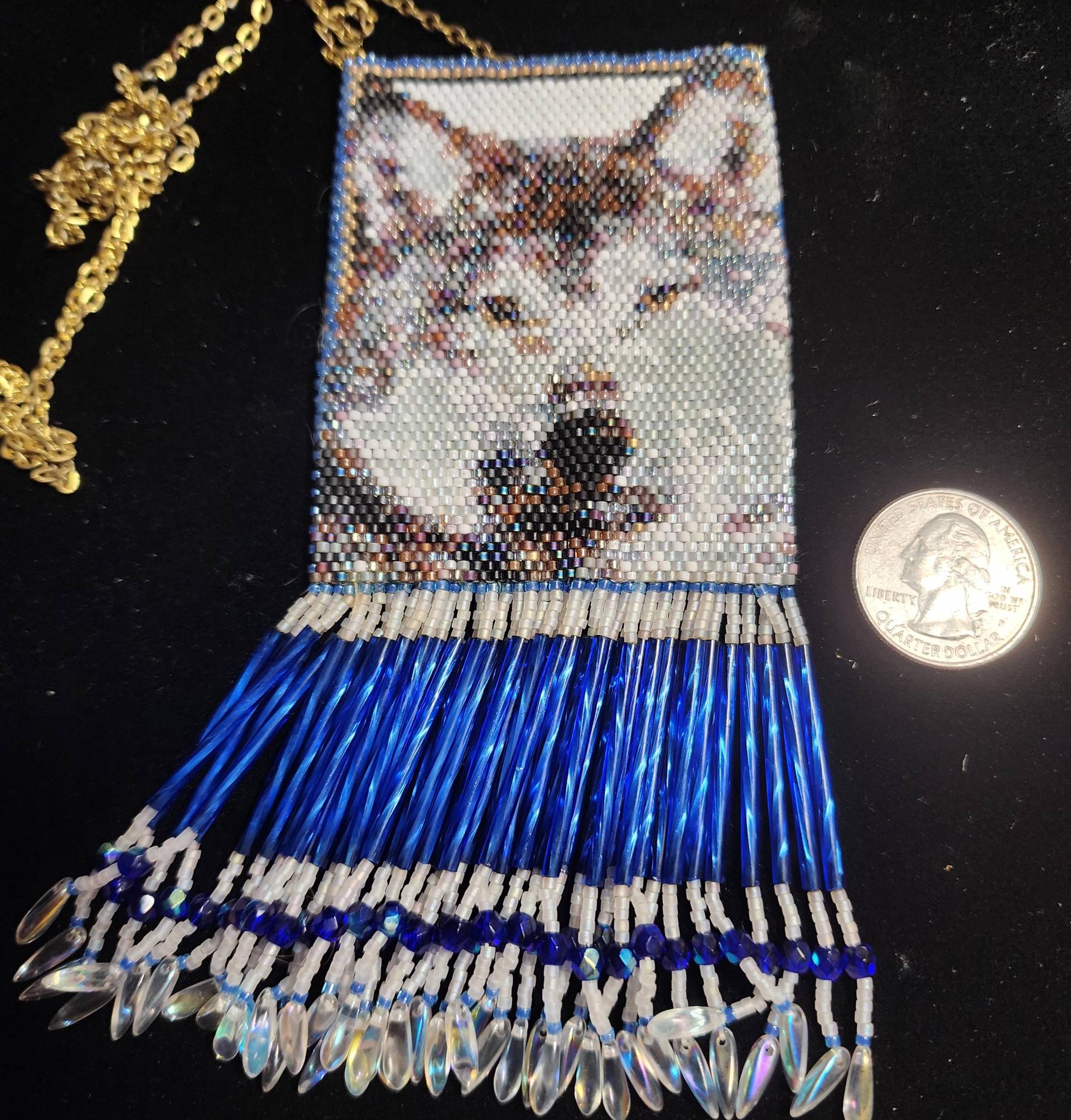 Wolf Hand Perlen Tasche in Blautönen Wolf Hand Perlen Tasche in Blautönen von SoaringHawkTraders