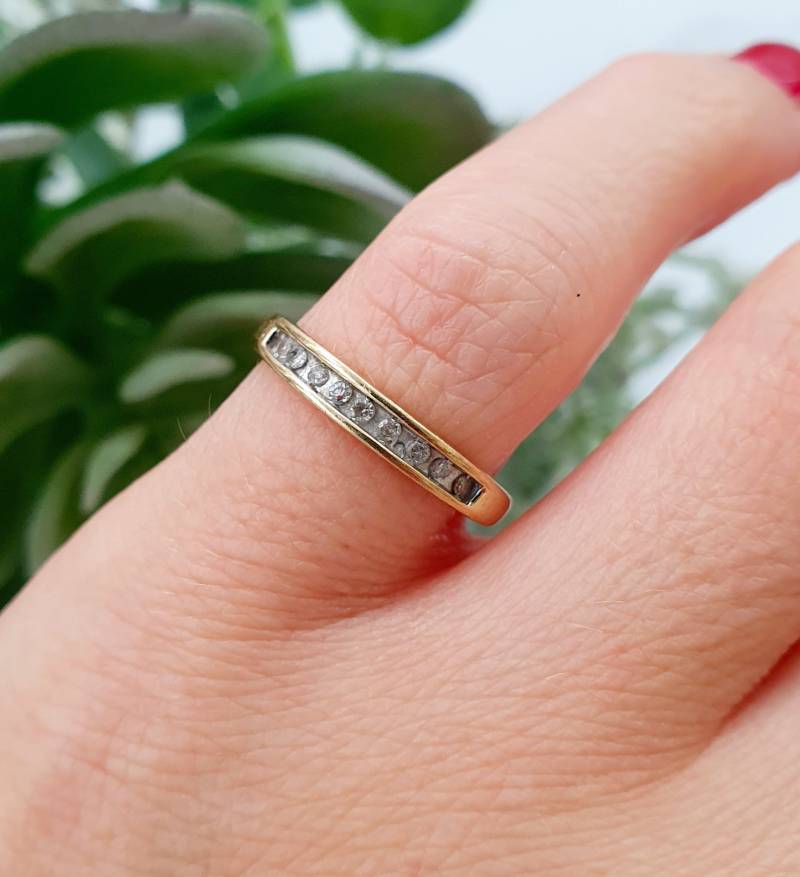 Eternity Ring Aus 9 Karat Gold Mit Diamanten. Größe L | Us 6 Free Resizing. Vintage Schmuck/Schmuck. Ring Eternity Ring Aus 9 Karat Gold Mit Diamanten. Größe L | Us 6 Free Resizing. Vintage Schmuck/Schmuck. Ring von SobelleJewellery