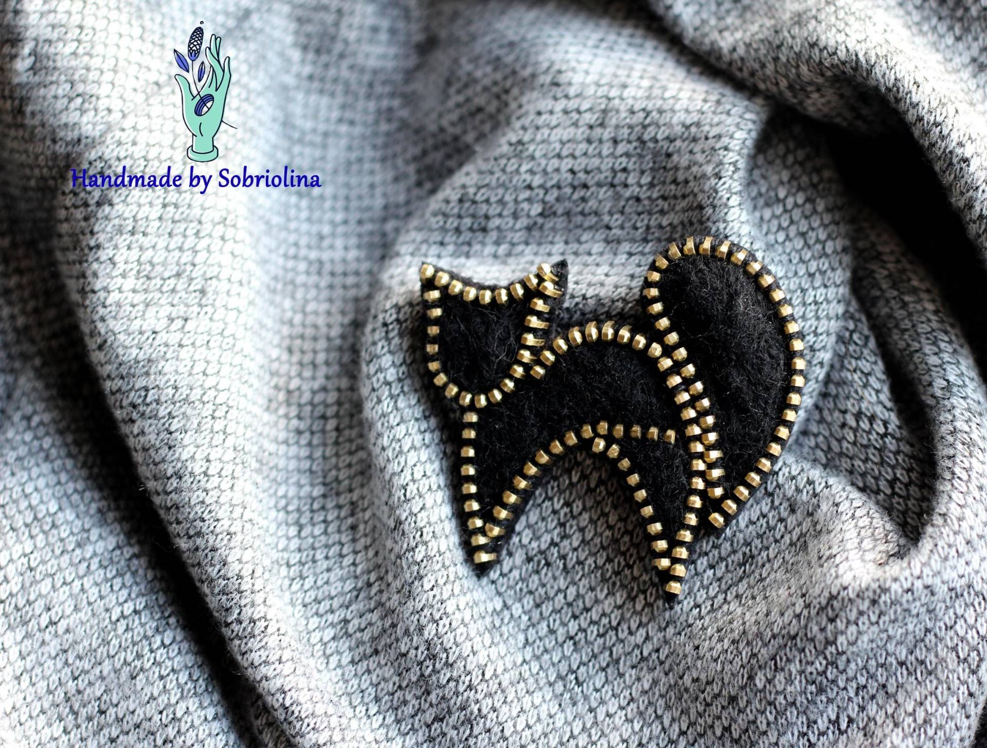 Brosche Aus Schwarzer Katzenwolle Mit Reißverschluss, Für Katzenbesitzer, Gefilzter Wolle, Schwarze Katzennadel von Sobriolina