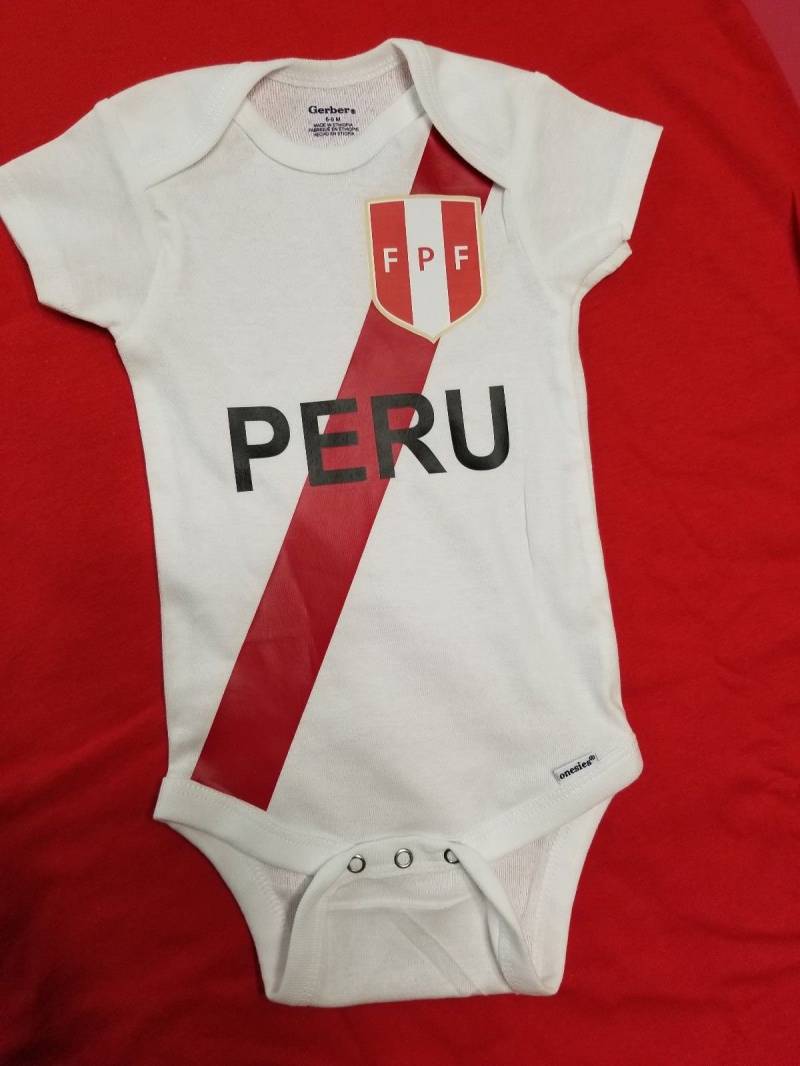 Peru Baby Overall | 6-9 Monate von SoccerCity