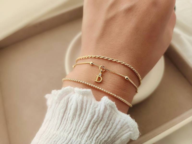 18K Gold Filled Armband Set Benutzerdefinierte Initiale, Zierliche Ketten von SocialJewelsCo