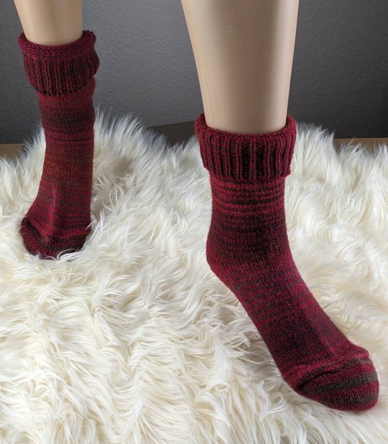 Wollsocken Bunt Farbwechsel Wie Selbstgestrickt Größe 35-38 39-42 43-46 Geschenk Wärmende Socken Unisex von SockeSchalMuetze