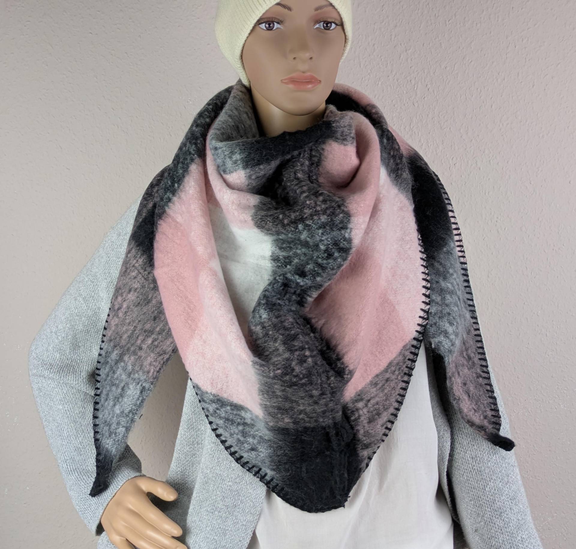 xl Dreieckstuch Kariert Schwarz-Rosa Kuschelig Wolle-Viskose>Flauschschal Karo>Winterschal Kuschelschal Webschal>Geschenk Für Sie>Geburtstag von SockeSchalMuetze