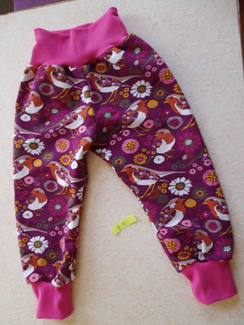 Handgenähte Baby-Pumphose in Leichter Qualität Mit Vogel+ Blüten-Motiven, Babyhose Gr. 86 | 92, Mitwachshose von Sockenstricksucht1