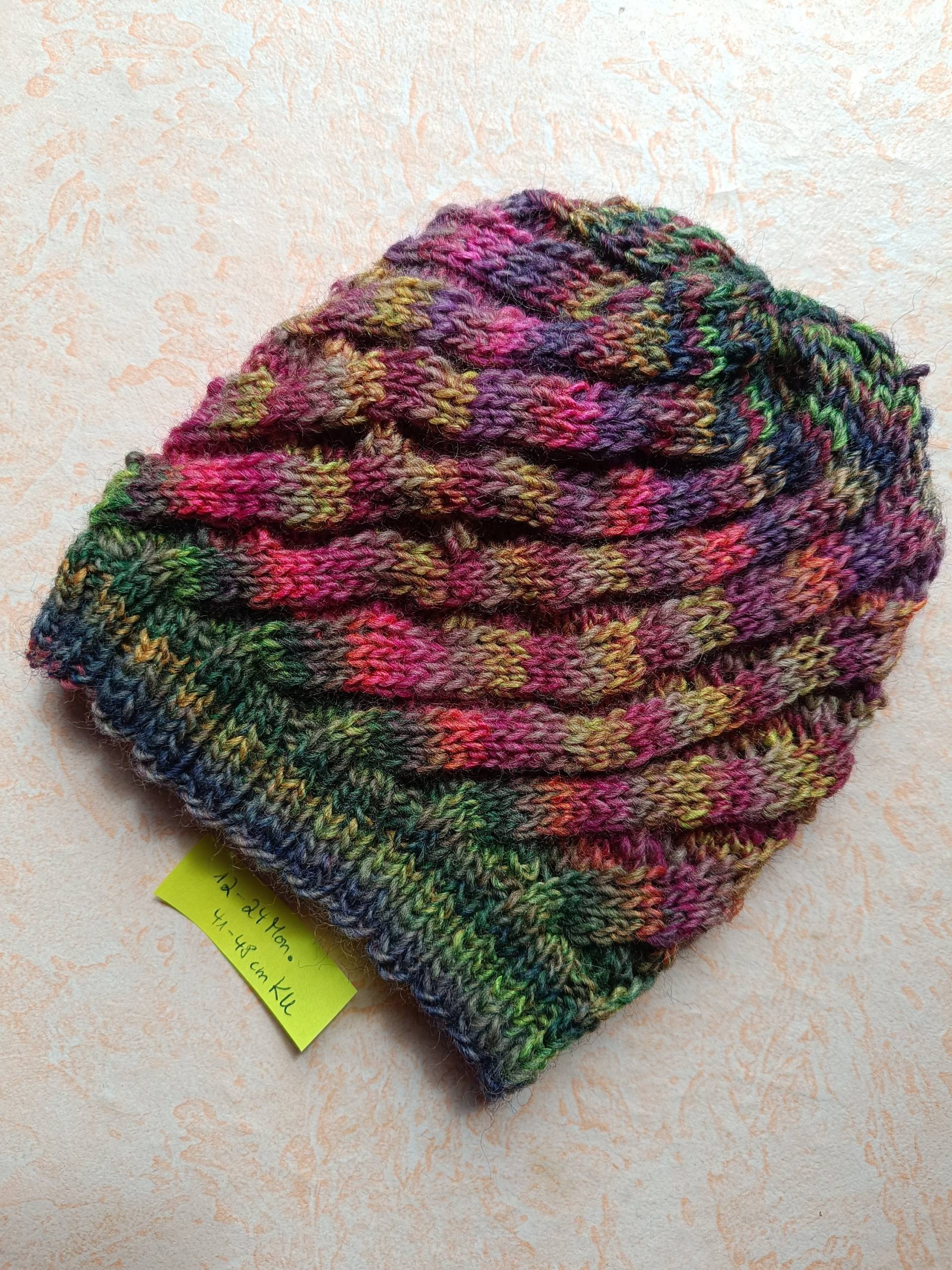 Handgestricktes Kindermützchen, Ku 41-48 cm, Babymütze, Gr.86-92, Im Swirlmuster von Sockenstricksucht1