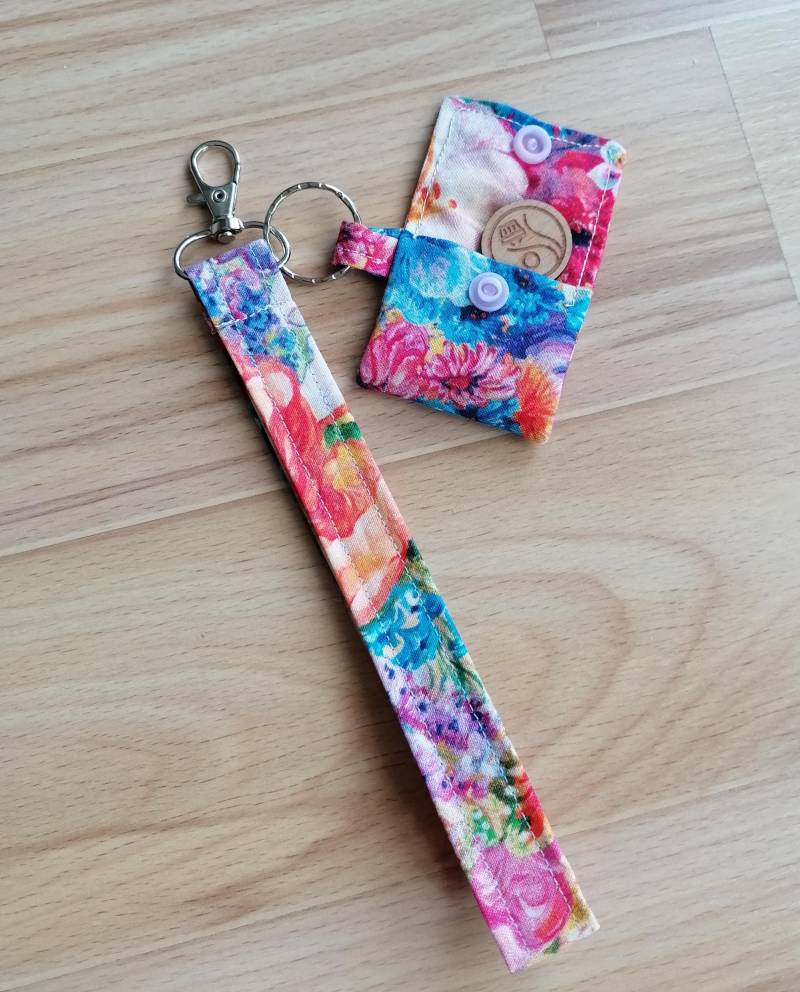 Schlüsselband Mit Chip-Täschchen, Einkaufswagenchip, Blumen von Sockenundmehr