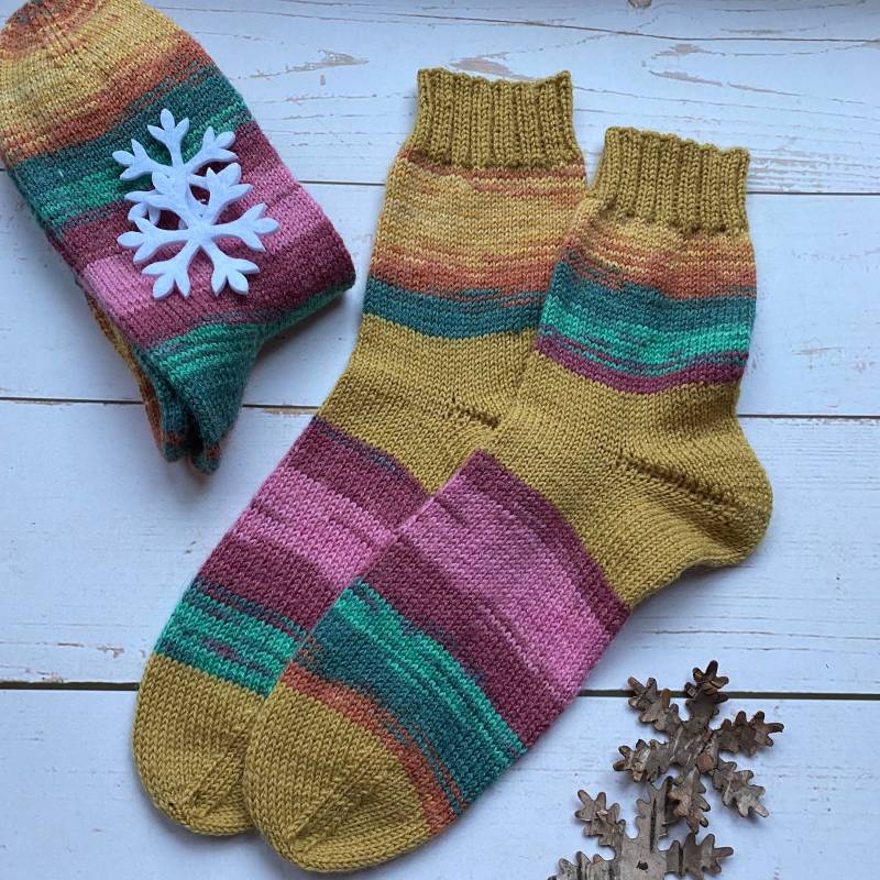 Handgestrickte Socken Gelb-Bunt in 40/41 Unisex Damensocken Warme von SocktalesShop
